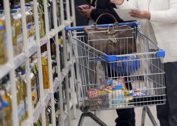 Chilenos aprovechan precios bajos en Argentina: ¿Inicio de una crisis?